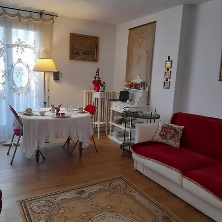 Bed and breakfast Chambre Privee A 100 M Des Plages 4*