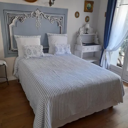 Hotes Au Mourillon A 100 M Des Plages Frühstückspension