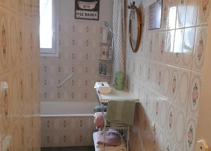 Chambre Privee A 100 M Des Plages Oda ve Kahvaltı Toulon